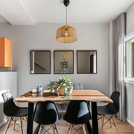 Phaedrus Living Modern Heights Luxury Townhouse *